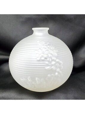VTG Avon Frosted Glass Bud Vase Shabby Chic Cottagecore Floral Relief Design